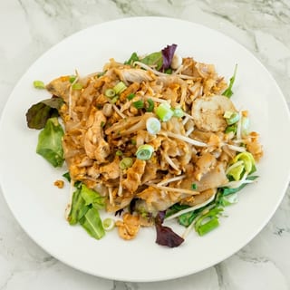 ST9 Kua Kai (Chicken Stir-Fried Noodles)